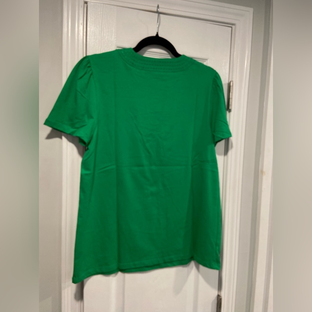 NWT Rafaella Size M Kelly Green V Neck Short Sleeve Tee Shirt Embroidered Trim - Picture 4 of 11